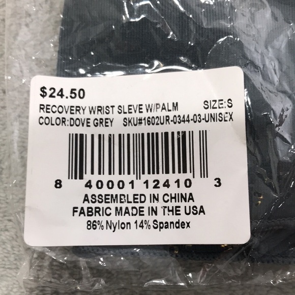 Tommie Copper Pair of Half Finger Gloves and Wrist Recovery Sleeves Size Small - Picture 2 of 10